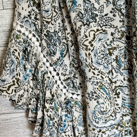 Westport Size-XL White/Blue Floral Top Flowy Bohemian Bell Sleeves Stretch Smock - Picture 3 of 13